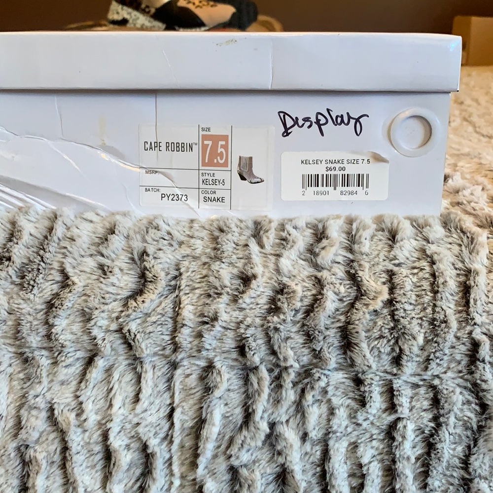 Cape Robbin - image 1